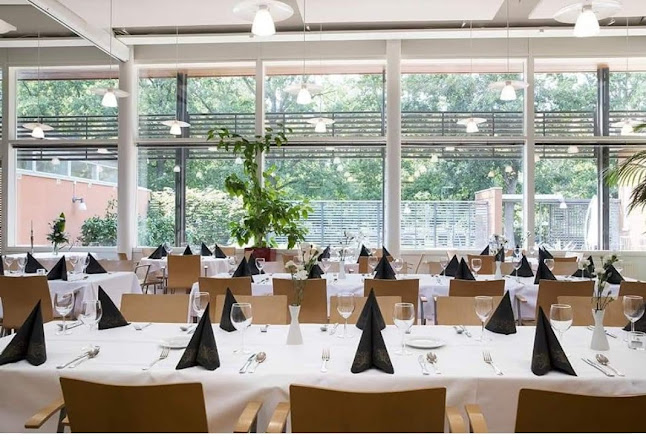 Comments and reviews of Malmin hautausmaan lounasravintola