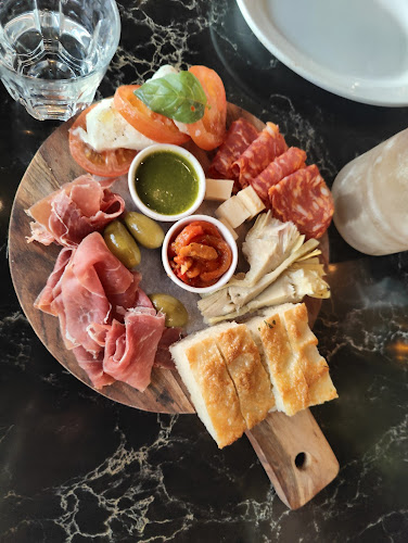 Ravintola Olivia - Kluuvi