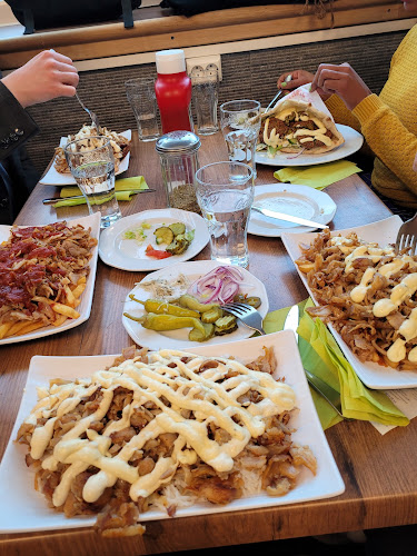 Comentarii opinii despre Kauppakadun Kebab Pizzeria