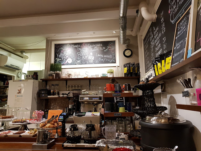 Comentarii opinii despre Cafe Cardemumma