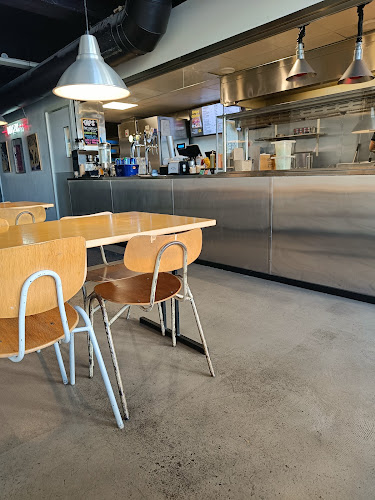 Opinii despre Bites Burgers Vallila în Helsinki - Ravintola-ala