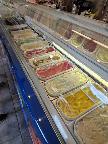 Opinii despre Huuskolan Jäätelö Oy în Vuokatti - Ravintola-ala