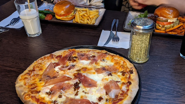 Comentarii opinii despre Sali Sports & Grill