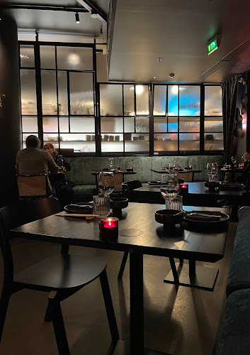 Ravintola Lily Lee Phone number