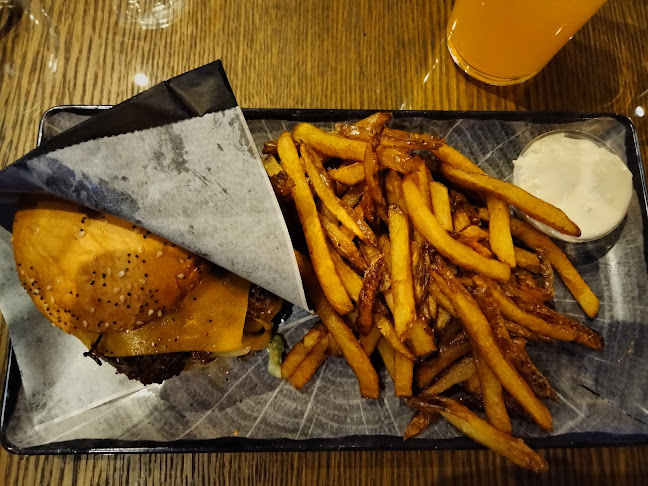 Comments and reviews of Hella Street Food Co.