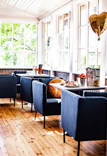 Comentarii opinii despre Bar & Restaurant Kommodori