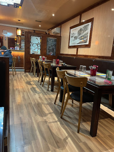 Golden Source - Ravintola-ala