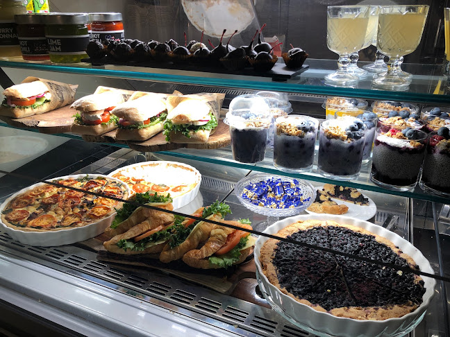 Lönnrotinkatu 34 Hietalahdenhalli/ravintola piilo, Lönnrotinkatu 34, 00180 Helsinki