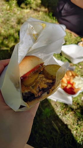 Linna Burgers and Coffee, Kioski Open Times