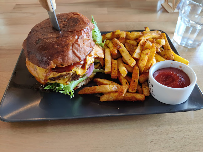 Fat Bull's - Gastrohouse Open Times