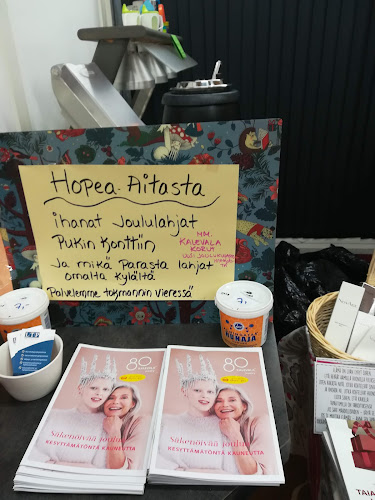 Lounas-kahvila Kuningatar ja Kuhnuri - Akaa