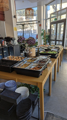 Dee Asian Cuisine Restaurant