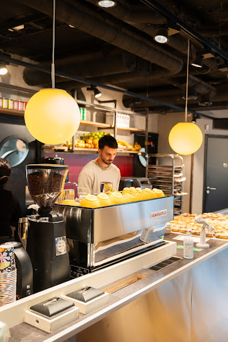 Round & Square Punavuori