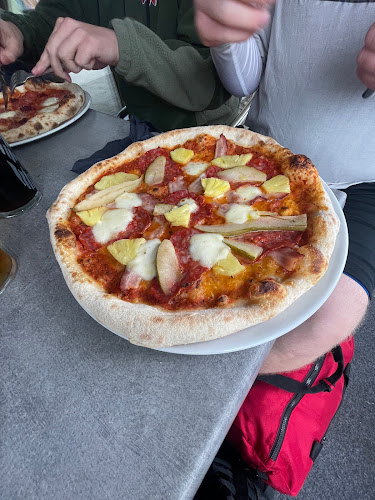 Opinii despre Bumma Pizza & Bar în Järvenpää - Ravintola-ala