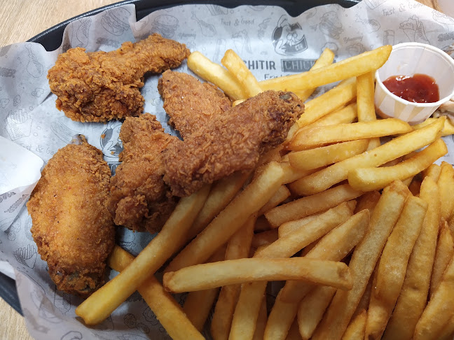 Chitir Chicken, Willa - Ravintola-ala