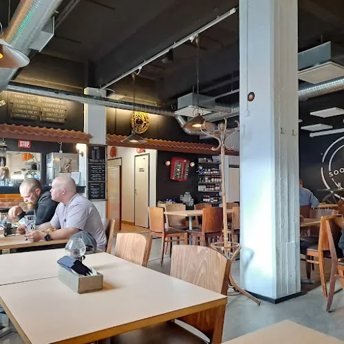 Siipisaluuna - Ravintola-ala