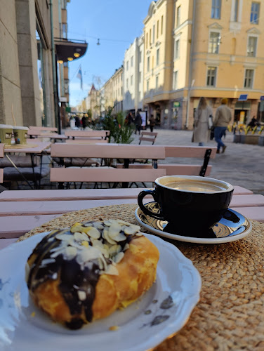 Opinii despre Round & Square Punavuori în Helsinki - Ravintola-ala