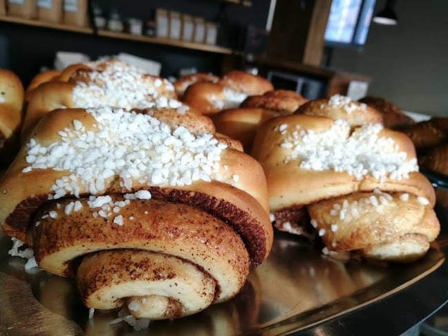 Comentarii opinii despre Cafe & Bakery Mimosa