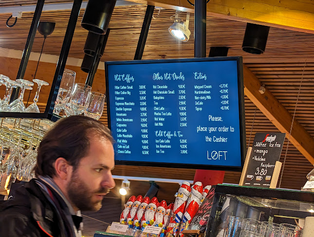 Loft Cafe & Snacks Shop - Ravintola-ala