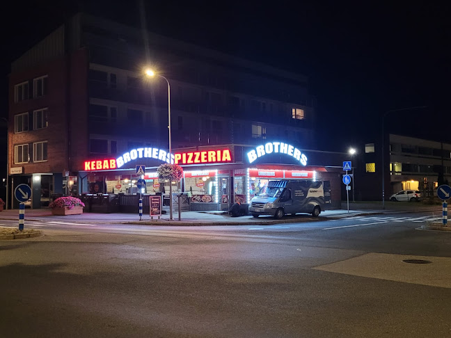 Brothers Pizza - Ravintola-ala