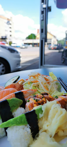 Comentarii opinii despre Yi Sushi Kiinalainen Ravintola