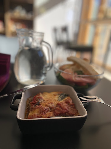 https://www.instagram.com/anasa_greek_deli/profilecard/?igsh=eHU3dzk3cnJmbnI2