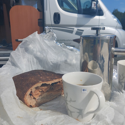 Rautavaaran Leipomo Oy Phone number