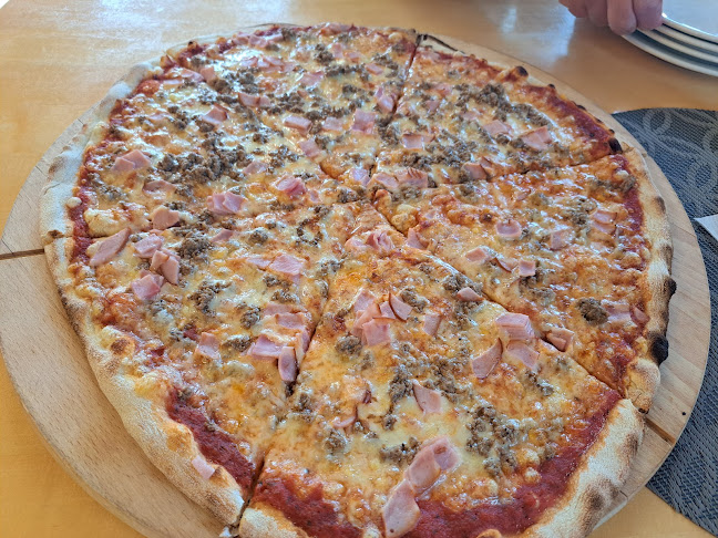 Comentarii opinii despre Kahvila-Ravintola Linnan Liisa Oy