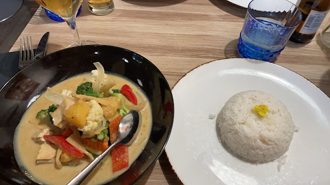 Thai & Laos Restaurant - Ravintola-ala