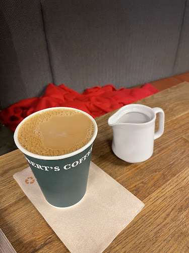 Comentarii opinii despre Robert's Coffee Wanha Kauppahalli