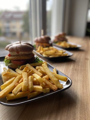 Opinii despre Santala Bar & Lounge în Naantali - Ravintola-ala