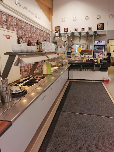 Opinii despre Lounas-kahvila Kuningatar ja Kuhnuri în Akaa - Ravintola-ala