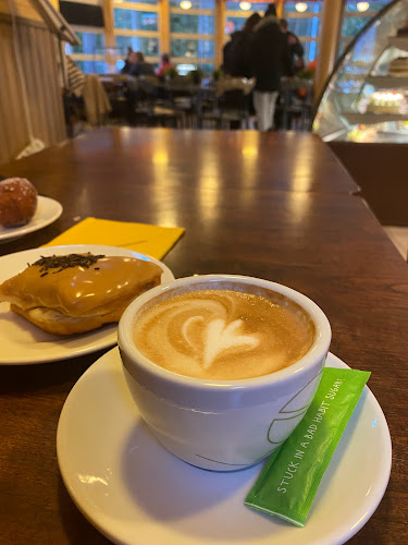 Comentarii opinii despre Naantalin Aurinkoinen Nuhjalantie