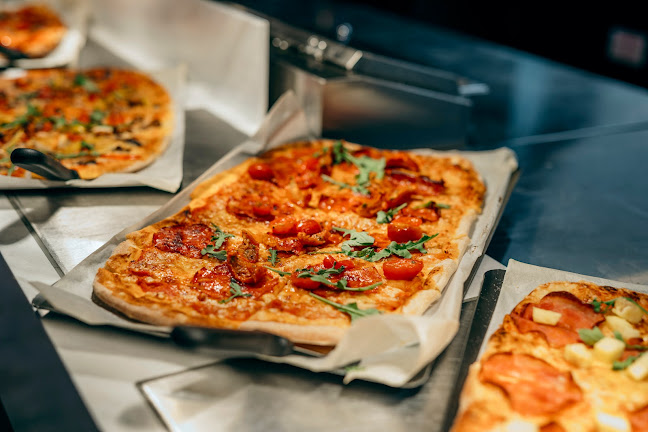 Comentarii opinii despre Pauli's Pizza & Grill