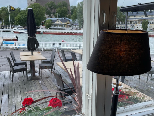 Opinii despre Naantalin Kaivohuone în Naantali - Ravintola-ala