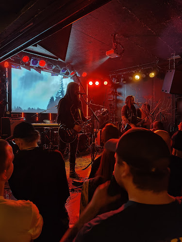 Kuudes linja - Ravintola-ala