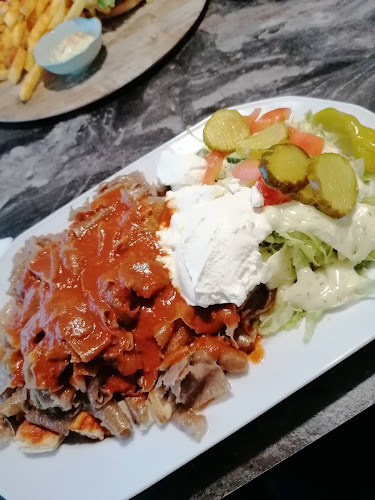 Brothers Pizza - Ravintola-ala