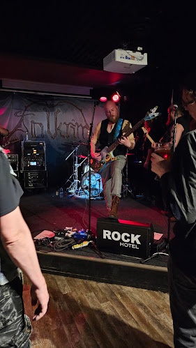 Rock Hotel & Sports Bar