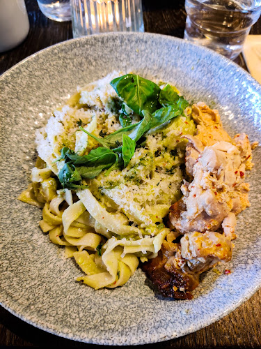 Opinii despre Restaurant Green Hippo - Töölö în Helsinki - Ravintola-ala