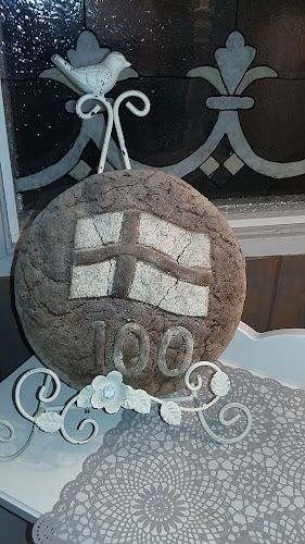 Mannisen Kotileipomo Oy - Ravintola-ala