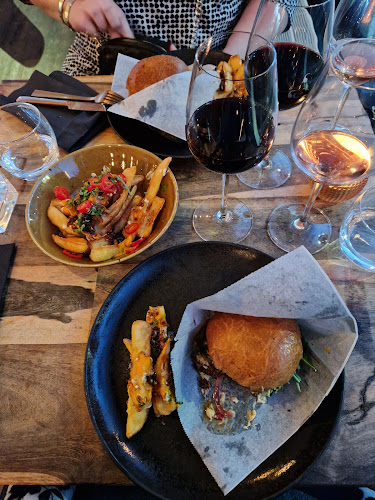 Opinii despre Burgers & Wine în Helsinki - Ravintola-ala