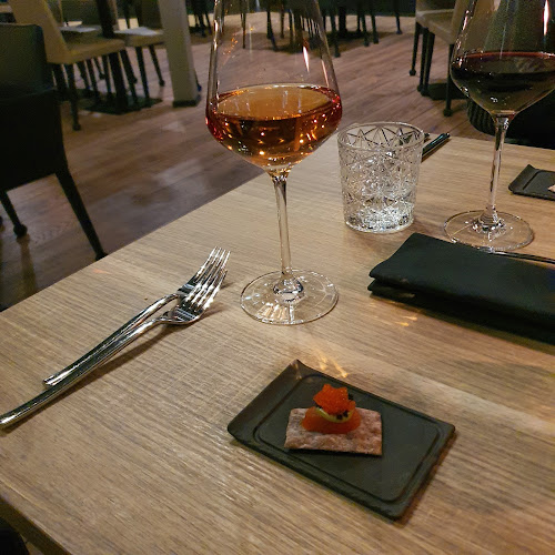 Glass Restaurant - Ravintola-ala