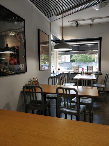 Opinii despre Kotipizza Helsinki Etelä-Haaga în Helsinki - Ravintola-ala