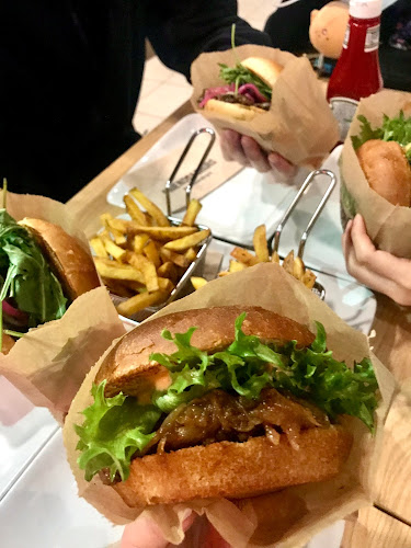 Comentarii opinii despre Friends & Brgrs