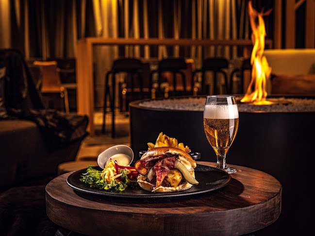 Opinii despre Karhunpesä Restaurant & Bar în Hyvinkää - Ravintola-ala