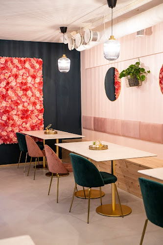 Rebelle - Café Bakery Bistro - Ravintola-ala