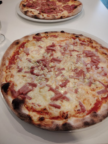 Ristorante & Pizzeria La Strada - Ravintola-ala