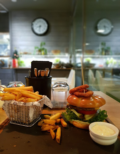 Dagens Restaurant Corner Open Times