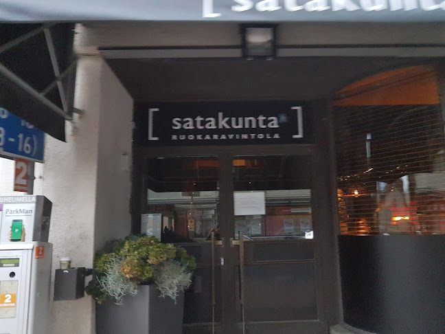 Opinii despre Porin Vaakunan kokous- ja juhlapalvelut în Pori - Ravintola-ala