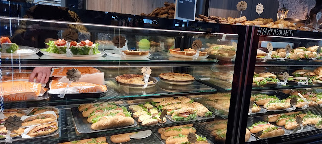 Comentarii opinii despre Rami Mikonkatu (Ramin Konditoria Kahvila Oy)